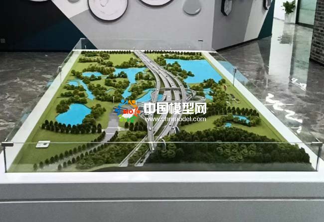 杭寧高速公路湖州市區聯(lián)絡(luò )線(xiàn)第TJ01標段沙盤(pán)模型